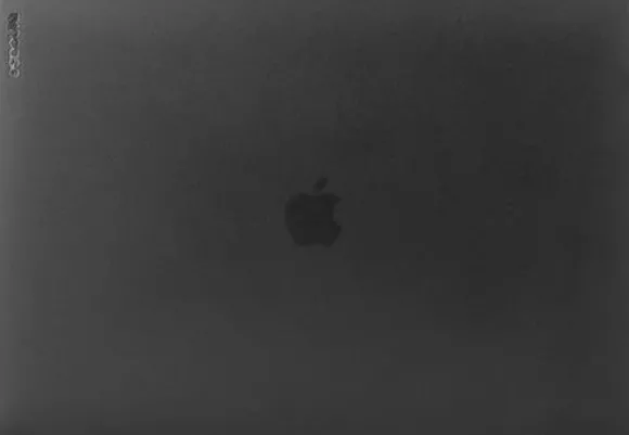 Incase Hardshell Case - Obudowa MacBook Pro 16" (Dots/Black)